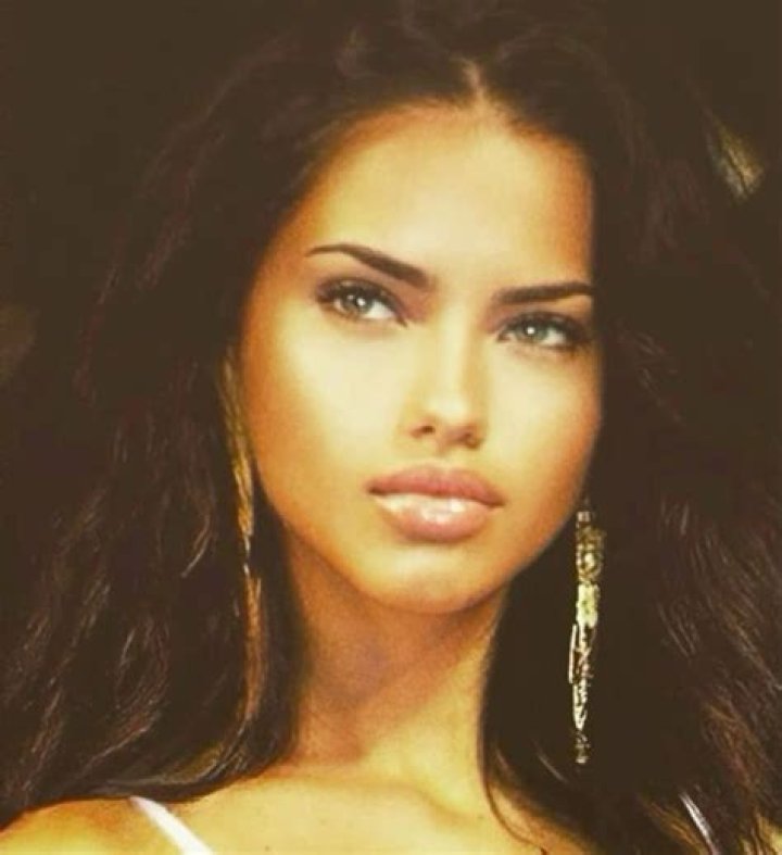 Adriana Lima Young: Early Days And Modeling Success